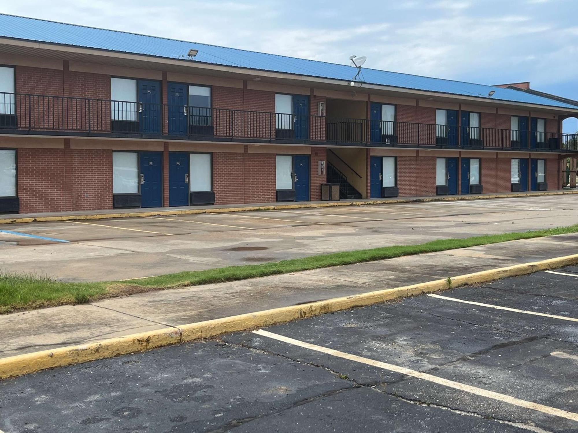 Motel 6 Greenwood, Ms Экстерьер фото